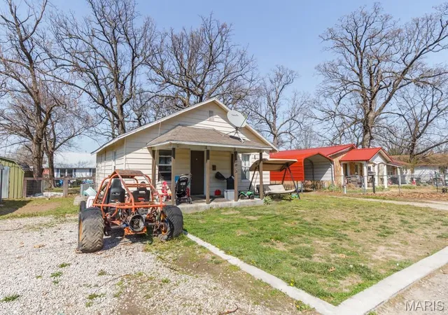 Homes for sale in Lebanon, MO | 209 S Park Manor Blvd, Lebanon, MO 65536 | MLS# MIS26011061