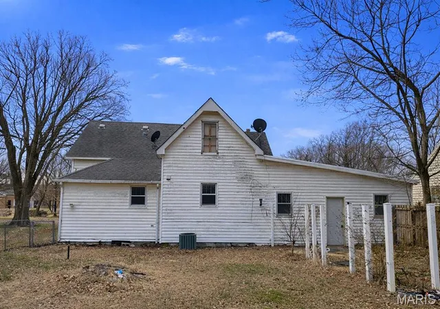 3rd image of 217 S Lincoln St, East Prairie, MO 63845 | MLS# MIS26011334