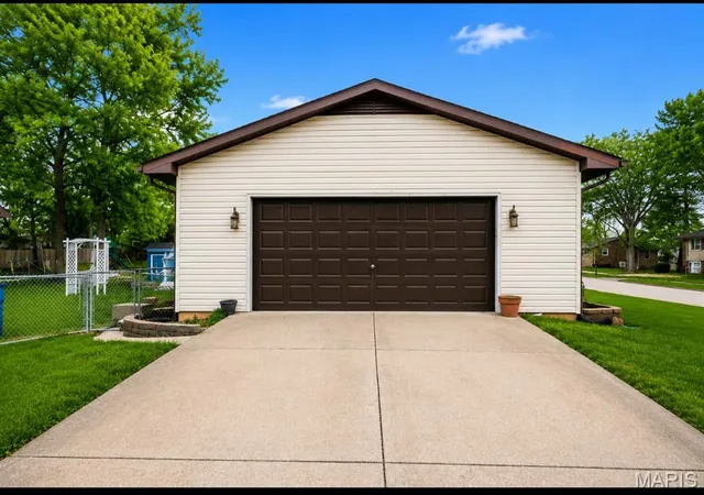 2nd image of 102 Laura St, Farmington, MO 63640 | MLS# MIS26011520