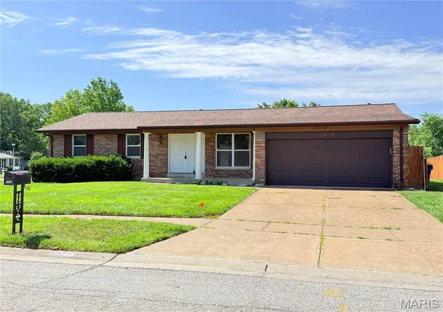 Homes for sale in Fenton, MO | 1052 Deleon Ct, Fenton, MO 63026 | MLS# MIS26011559