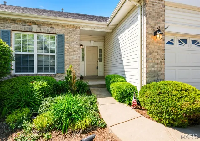 Photo 3 of Sale Pending at 1311 Pine Bluff Dr, Saint Charles, MO 63304 | MLS# MIS26011862 | Listing updated on 2026-08-19