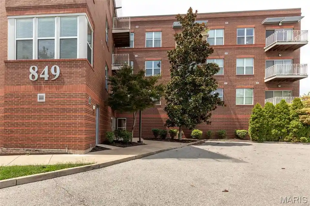 Listing Photo 1 - Condo for sale in 849 Westgate Ave located at 849 Westgate Ave, University, MO 63130 - Unit #305