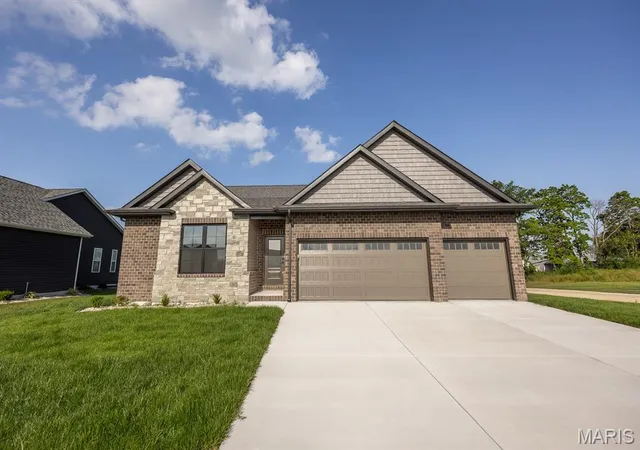 Single family home for sale at 602 Mortar St, Mascoutah, IL 62258 | MLS# MIS26011960