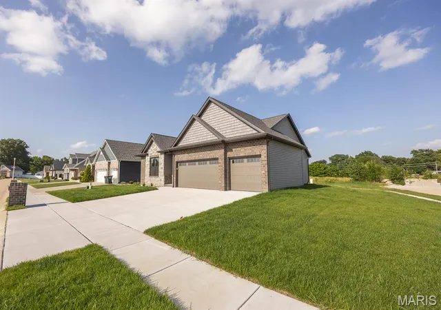 Photo 2 of Single family home for sale at 602 Mortar St, Mascoutah, IL 62258 | MLS# MIS26011960 | Listing updated on 2026-09-21