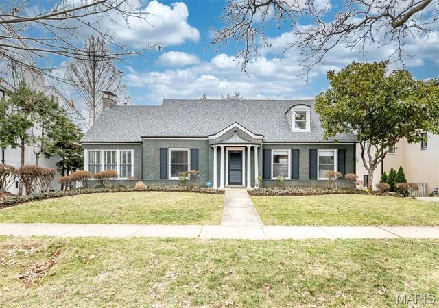 1st image of 8161 Stratford Dr, St Louis, MO 63105 | MLS# MIS26012014