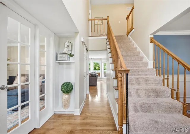 Photo 2 of Sale Pending at 8 Windfall Ridge Ct, Chesterfield, MO 63005 | MLS# MIS26012227 | Listing updated on 2026-10-19