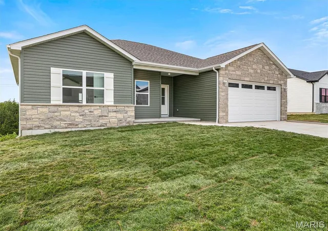 Photo 3 of Sale Pending at 113 Ventnor Ave, Union, MO 63084 | MLS# MIS26012262 | Listing updated on 2026-09-30