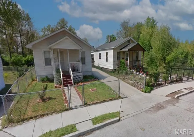 Homes for sale in East Saint Louis, IL | 2646 Renshaw Ave, East Saint Louis, IL 62205 | MLS# MIS26012297