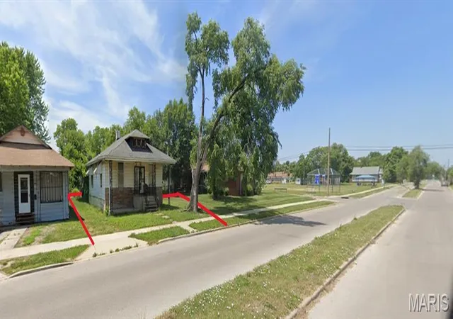 Homes for sale in East Saint Louis, IL | 2406 Saint Louis Ave, East Saint Louis, IL 62205 | MLS# MIS26012301