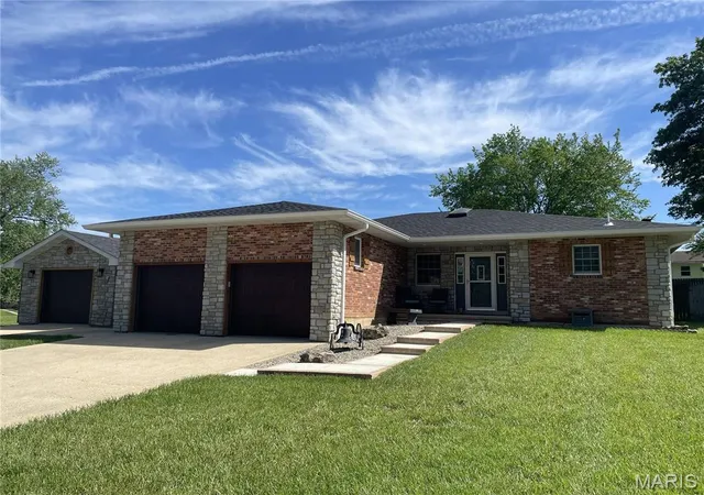 Homes for sale in Salem, MO | 707 Thomas Ave, Salem, MO 65560 | MLS# MIS26012334