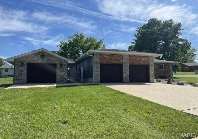 Homes for sale in Salem, MO | 707 Thomas Ave, Salem, MO 65560 | MLS# MIS26012334