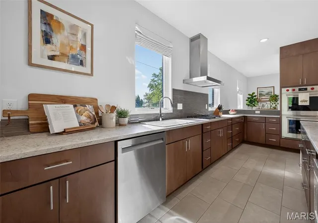 Photo 3 of Single family home for sale at 11901 Santino Ct, Saint Louis, MO 63141 | MLS# MIS26012389 | Listing updated on 2026-09-15