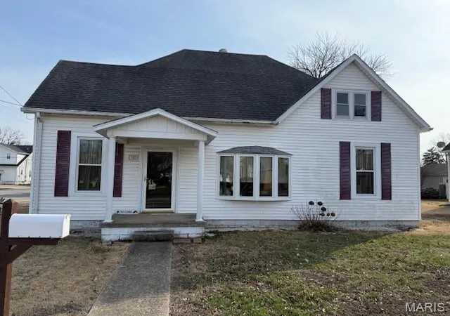 Homes for sale in Pinckneyville, IL | 702 Belle Avenue, Pinckneyville, IL 62274 | MLS# MIS26012582