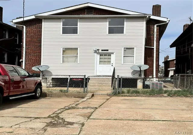Homes for sale in St Louis, MO | 5056 Lindenwood Ave, St Louis, MO 63109 | MLS# MIS26012666