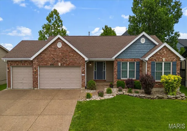 Photo 2 of Sale Pending at 4216 Broken Rock Dr, Wentzville, MO 63385 | MLS# MIS26012685 | Listing updated on 2026-09-03