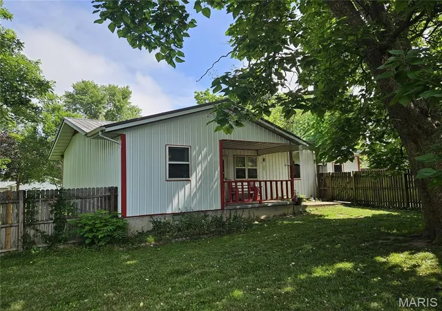 Homes for sale in Salem, MO | 904 W Third, Salem, MO 65560 | MLS# MIS26012772