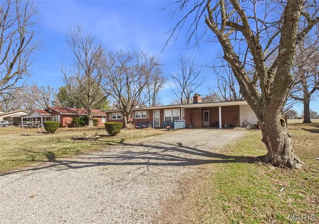 Photo 3 of Single family home for sale at 58 Harmon Dr, Lebanon, IL 62254 | MLS# MIS26012826 | Listing updated on 2026-10-25