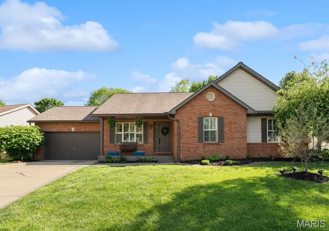 Homes for sale in Fairview Heights, IL | 958 Northwestern Ave, Fairview Heights, IL 62208 | MLS# MIS26012893