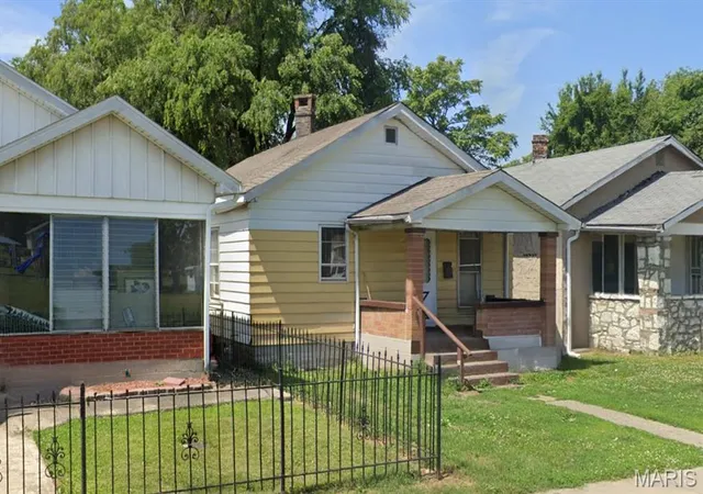 Homes for sale in East Saint Louis, IL | 2230 Gaty Ave, East Saint Louis, IL 62205 | MLS# MIS26013007