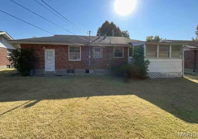 Homes for sale in Saint Louis, MO | 315 S Dellwood Dr, Saint Louis, MO 63135 | MLS# MIS26013014