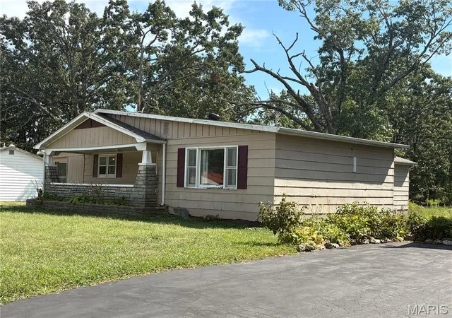 Single family home for sale at 35 Saint Joseph St, Viburnum, MO 65566 | MLS# MIS26013017