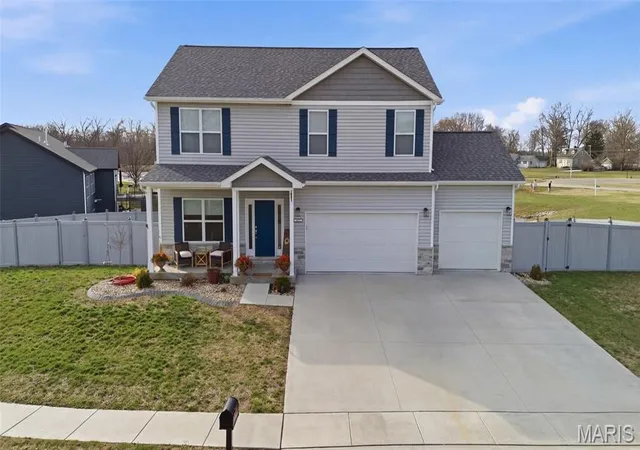 Homes for sale in Mascoutah, IL | 1232 Winding Oaks Ln, Mascoutah, IL 62258 | MLS# MIS26013018