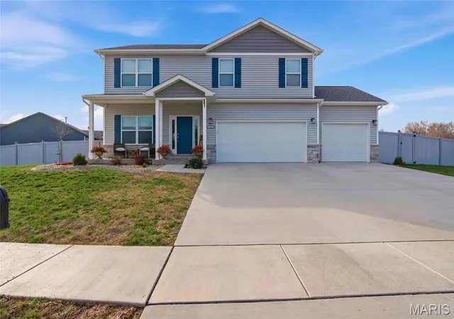Homes for sale in Mascoutah, IL | 1232 Winding Oaks Ln, Mascoutah, IL 62258 | MLS# MIS26013018
