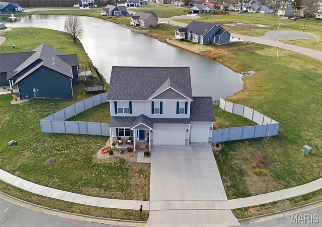Homes for sale in Mascoutah, IL | 1232 Winding Oaks Ln, Mascoutah, IL 62258 | MLS# MIS26013018