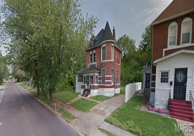 Homes for sale in East Saint Louis, IL | 3101 Bond Ave, East Saint Louis, IL 62207 | MLS# MIS26013033