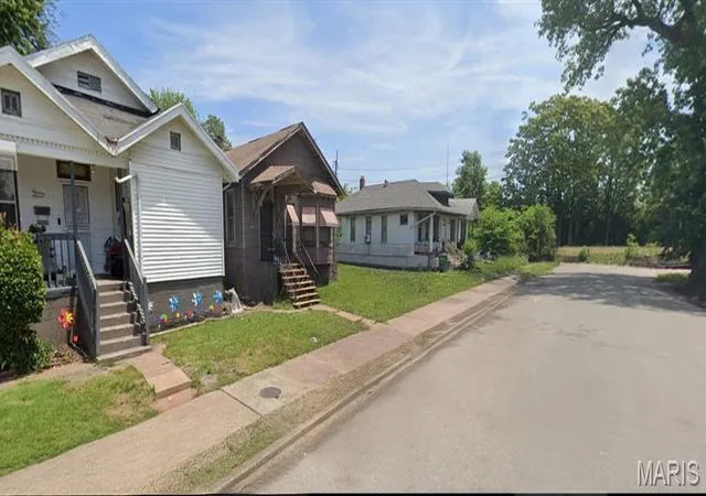 Homes for sale in East Saint Louis, IL | 1915 College Ave, East Saint Louis, IL 62205 | MLS# MIS26013057