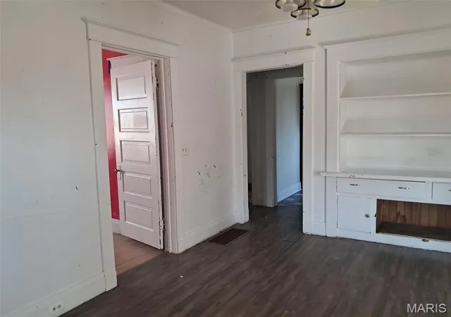 Photo 4 of Single family home for sale at 228 Virginia St, Hannibal, MO 63401 | MLS# MIS26013066 | Listing updated on 2026-10-09