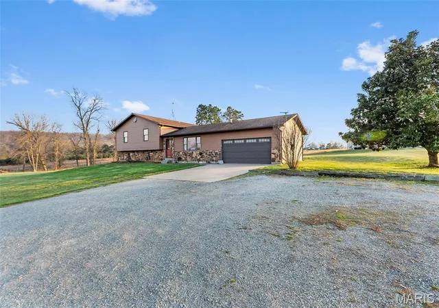 Photo 4 of Sale Pending at 2049 Madison 208, Fredericktown, MO 63645 | MLS# MIS26013121 | Listing updated on 2026-08-13