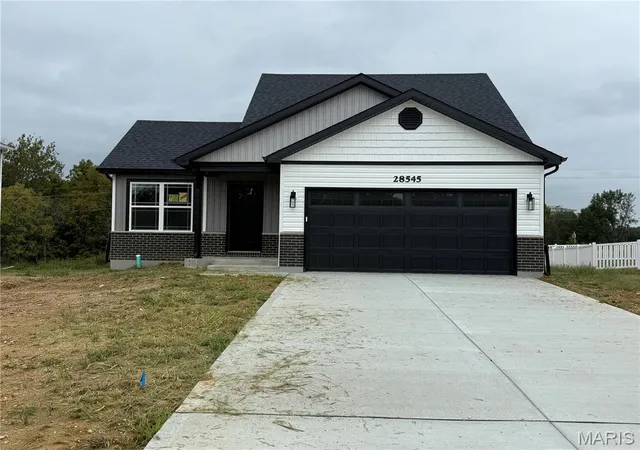 Photo 1 of Single family home for sale at 28545 Shallow Water Rd, Warrenton, MO 63383 | MLS# MIS26013181 | Listing updated on 2026-09-22