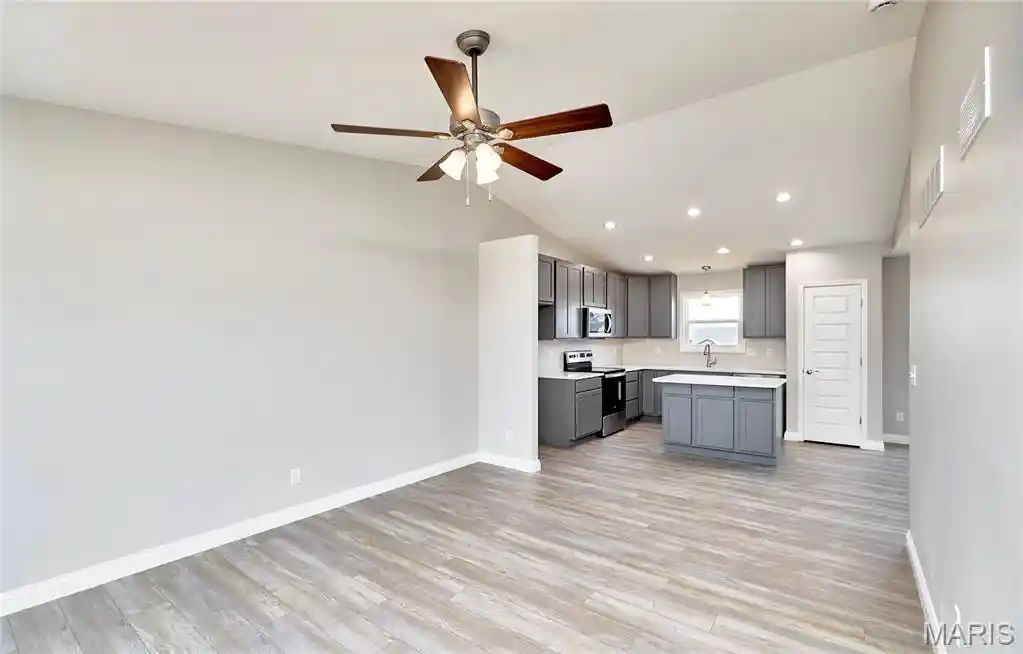 Photo 2 of Single family home for sale at 28545 Shallow Water Rd, Warrenton, MO 63383 | MLS# MIS26013181 | Listing updated on 2026-10-25