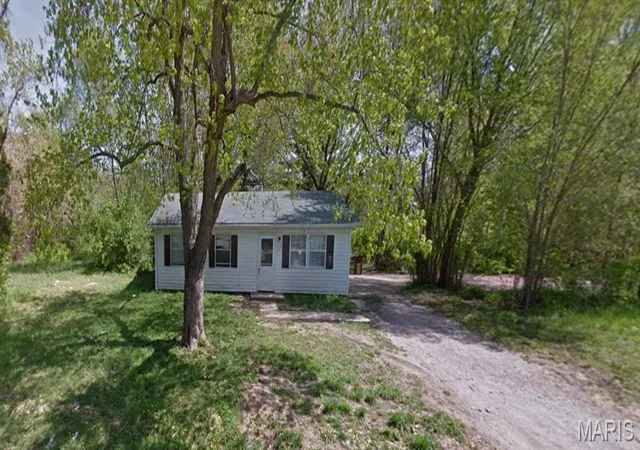 Photo 1 of Single family home for sale at 138 Amelia Dr, East Saint Louis, IL 62206 | MLS# MIS26013188 | Listing updated on 2026-04-16