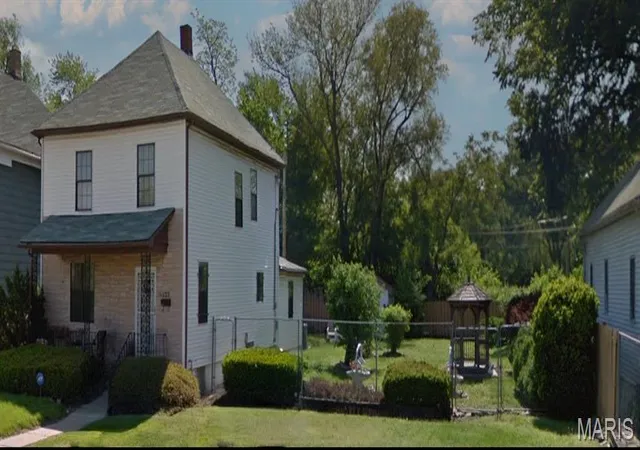 Homes for sale in East St Louis, IL | 528 N 22Nd St, East St Louis, IL 62205 | MLS# MIS26013190