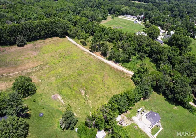 2nd image of 3077 S Hwy 94, Defiance, MO 63341 | MLS# MIS26013210