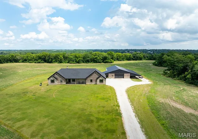 Homes for sale in Perry, MO | 27650 Iowa Road, Perry, MO 63462 | MLS# MIS26013240
