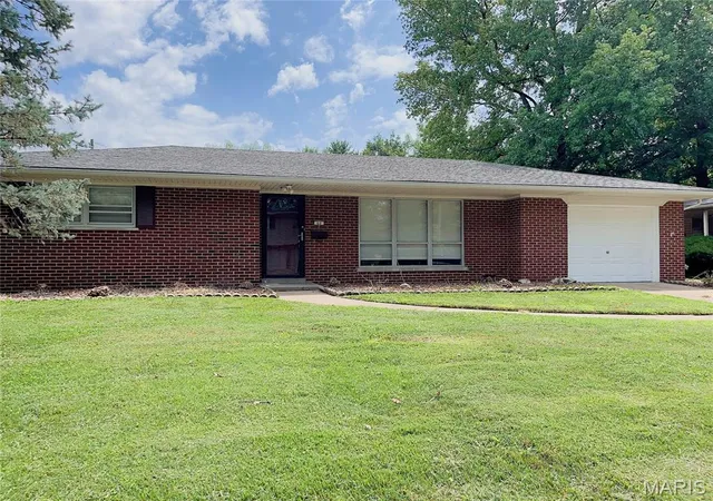 Photo 1 of Single family home for sale at 60 Dale Allen Dr, Belleville, IL 62226 | MLS# MIS26013428 | Listing updated on 2026-09-15