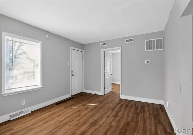 Photo 4 of Single family home for sale at 215 Ryan Ave, Saint Louis, MO 63135 | MLS# MIS26013443 | Listing updated on 2026-10-22