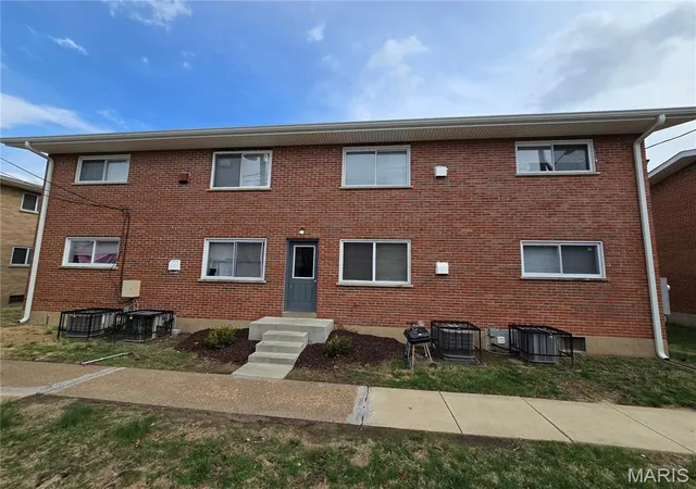 2nd image of 2 Bruce Dr, Florissant, MO 63031 | MLS# MIS26013467