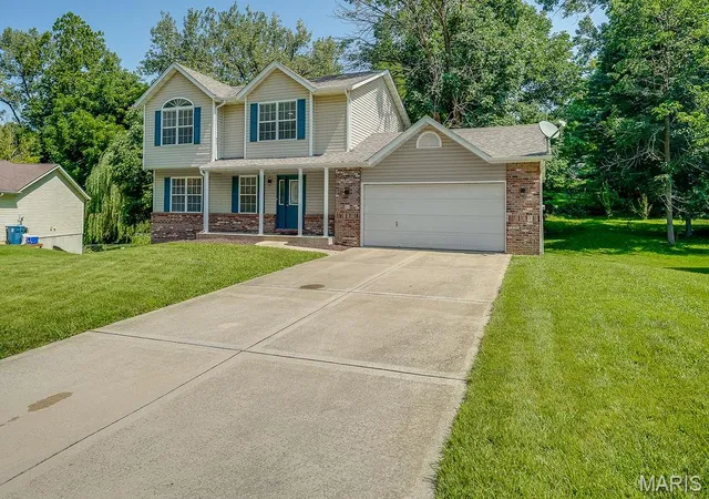Photo 3 of Single family home for sale at 42 Alta St, Glen Carbon, IL 62034 | MLS# MIS26013477 | Listing updated on 2026-09-05