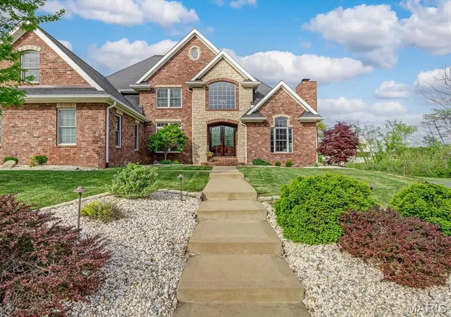 3rd image of 3812 Boulder Dr, Edwardsville, IL 62025 | MLS# MIS26013524