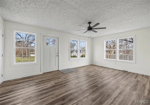 Homes for sale in Dixon, MO | 303 S Pine St, Dixon, MO 65459 | MLS# MIS26013648