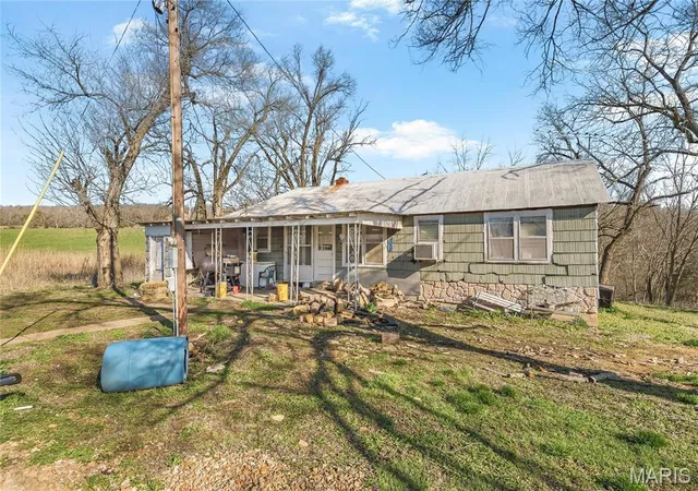 Homes for sale in Vienna, MO | 12784 Hwy 28 W, Vienna, MO 65582 | MLS# MIS26013676