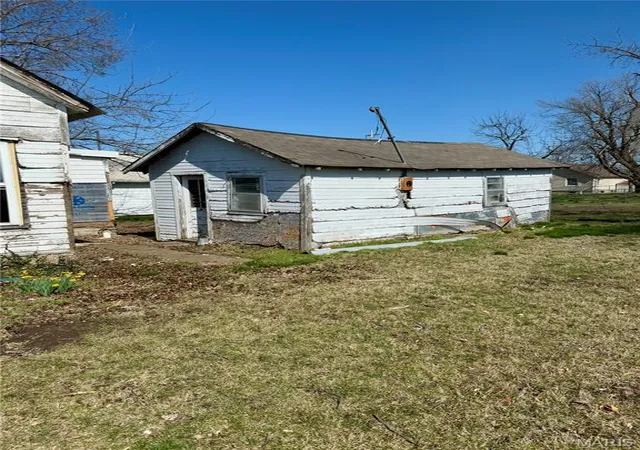Homes for sale in Lebanon, MO | 176 N Jackson Ave, Lebanon, MO 65536 | MLS# MIS26013764