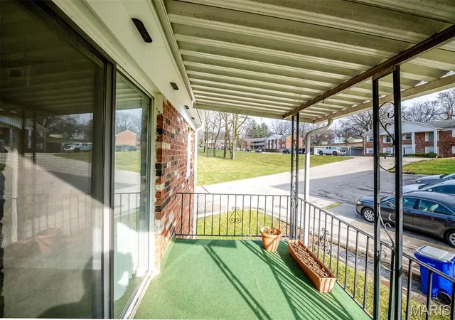 2nd image of 3126 Carnaby Ln, Bridgeton, MO 63044