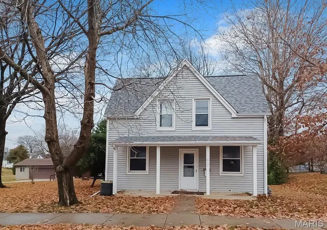 Photo 1 of Single family home for sale at 817 Union Ave, Belleville, IL 62220 | MLS# MIS26014049 | Listing updated on 2026-07-10