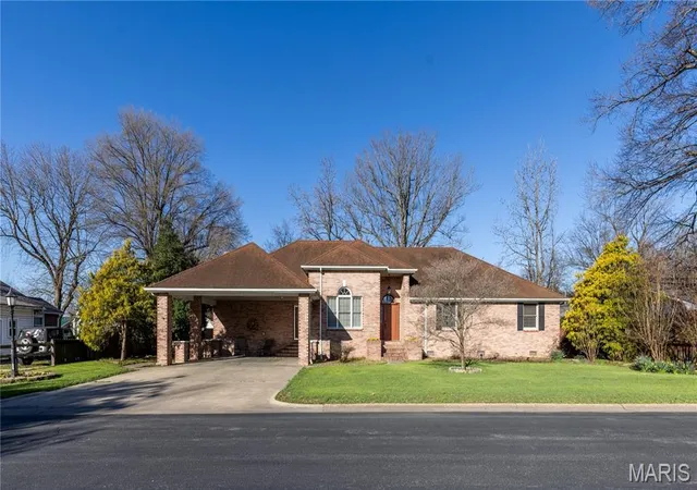 1st image of 104 Willard Ave, Charleston, MO 63834 | MLS# MIS26014134