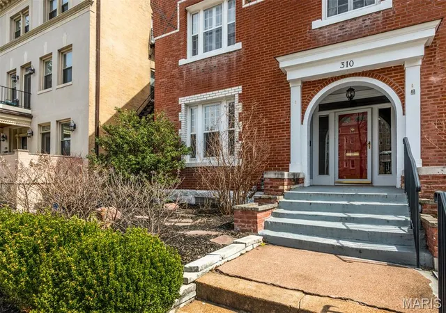 Photo 3 of Single family home for sale at 310 N Newstead Ave, Saint Louis, MO 63108 | MLS# MIS26014164 | Listing updated on 2026-09-23
